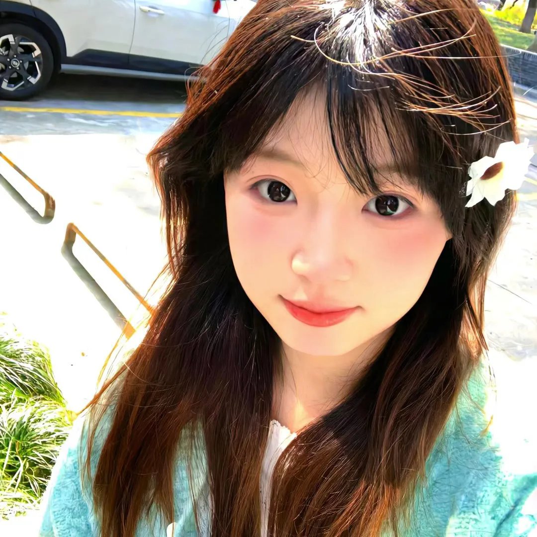 《某女星被曝耍大牌拒合影，粉丝当场脱粉回踩》配图
